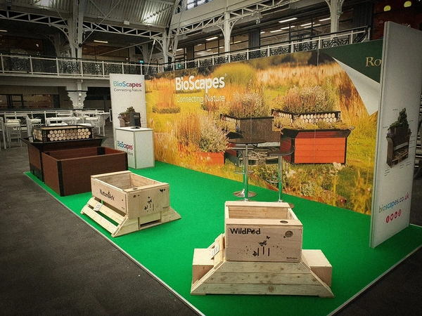  Bioscapes Stand Lr